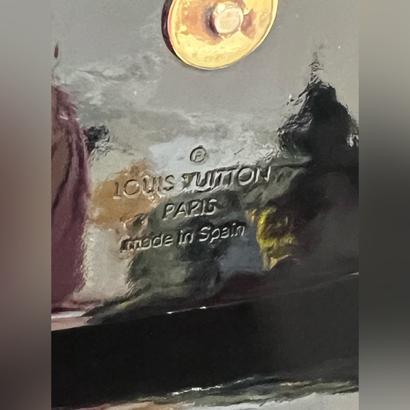 LOUIS VUITTON LV LOGO GOLD BLACK PATENT LEATHER SOBE CLUTCH BAG PURSE - Picture 11 of 13